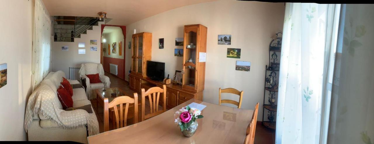 Apartamento Turistico El Esquilon Кальсадилья Экстерьер фото